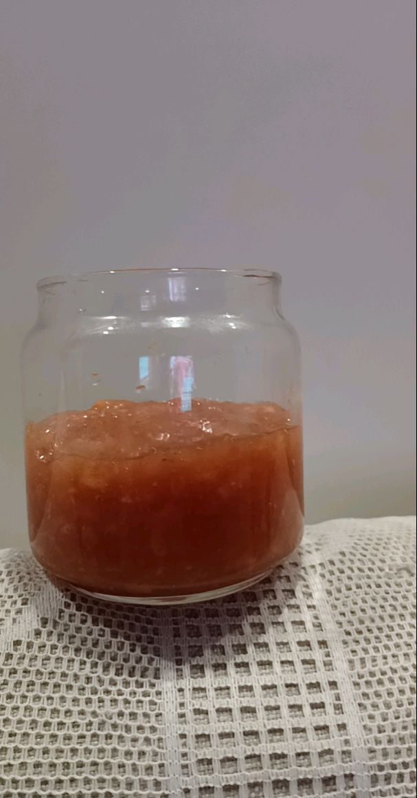 参照草莓酱的配方，成功制作了无花果果酱。面包机不在手边，直接在电陶炉上熬制的。500克无花果+60克冰糖+1小个柠檬图1