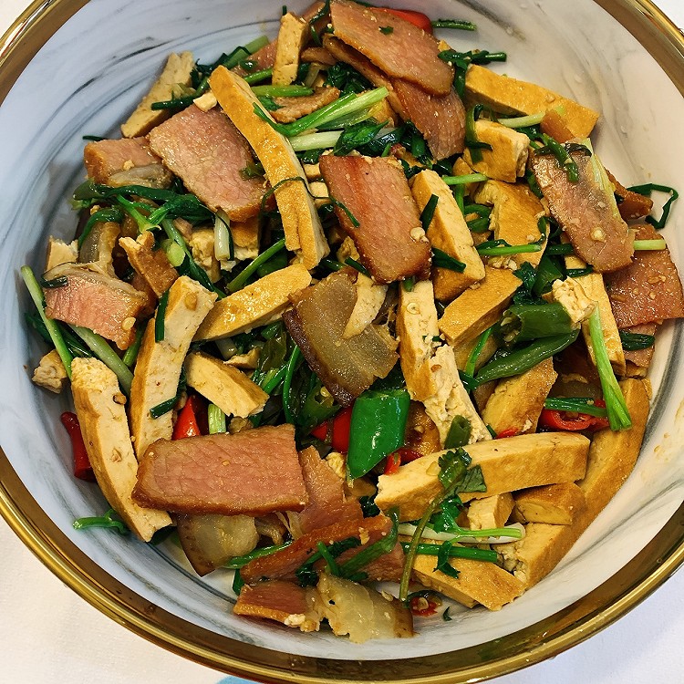 湖南腊肉炒香干图5