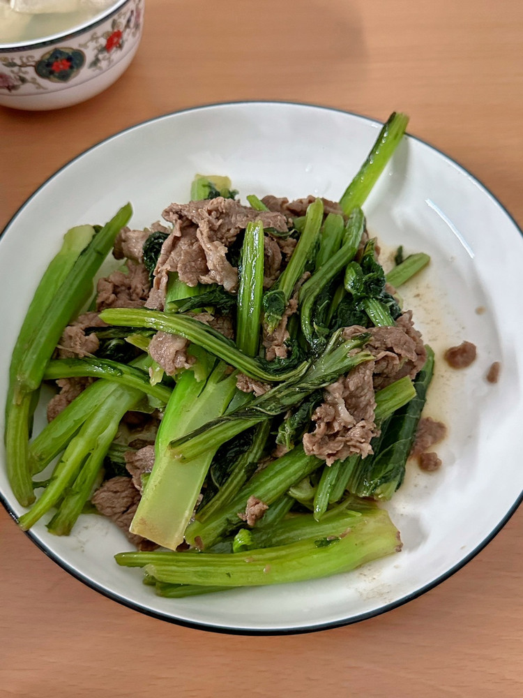 九肚鱼豆腐雪花肉汤，丝瓜络，牛肉春菜。图4