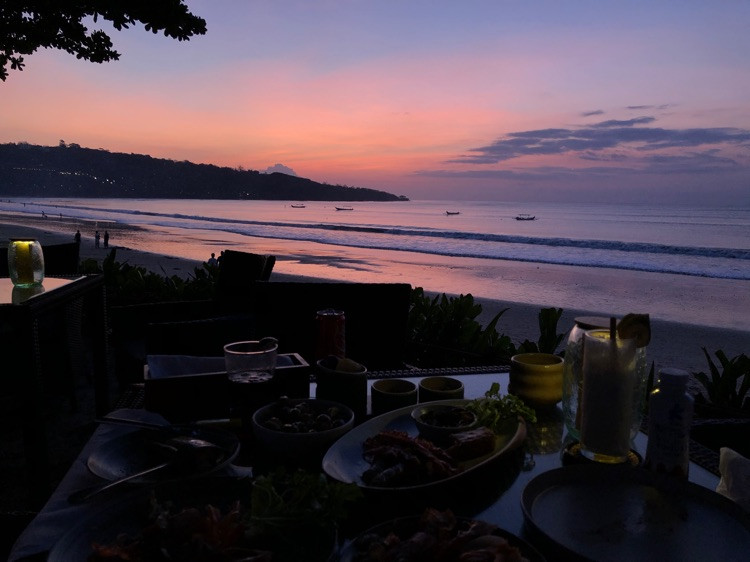 金巴兰．洲际酒店日落酒吧，晚餐🍸🌄图1