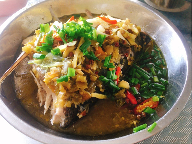 2021.10.25 一个鱼头两种吃法 清蒸剁椒鱼头➕ 鱼头豆腐汤外加一个豆苗皮蛋汤🥣图6