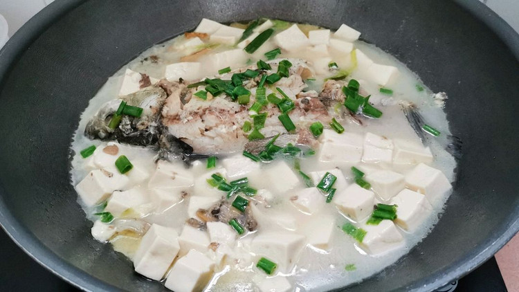 鲫鱼豆腐汤图1