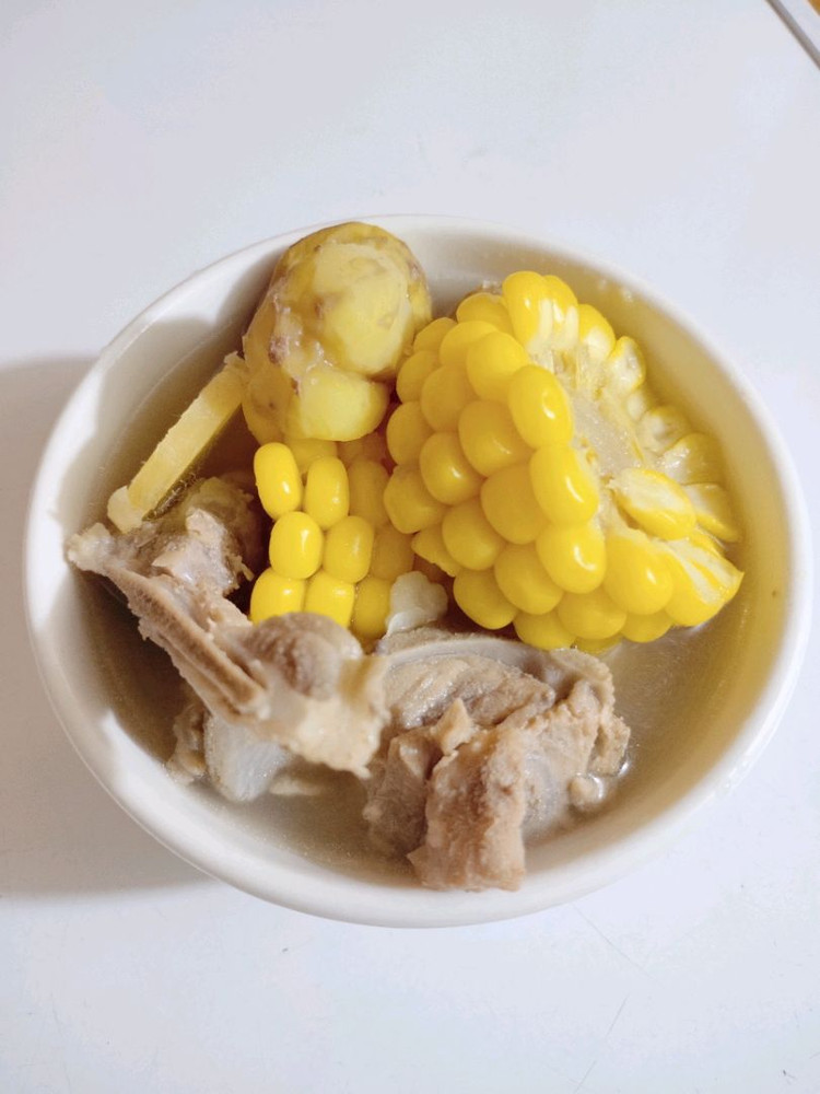 玉米板栗排骨汤图片