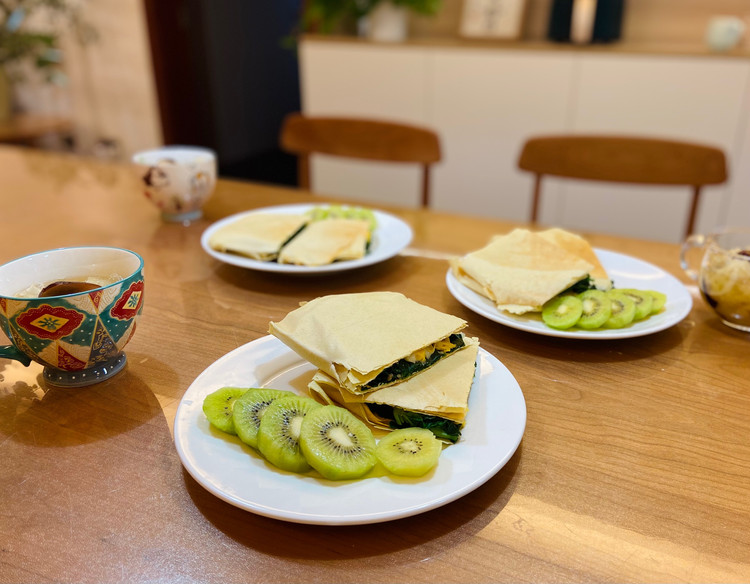 菠菜鸡蛋小米煎饼+雪梨银耳汤图4