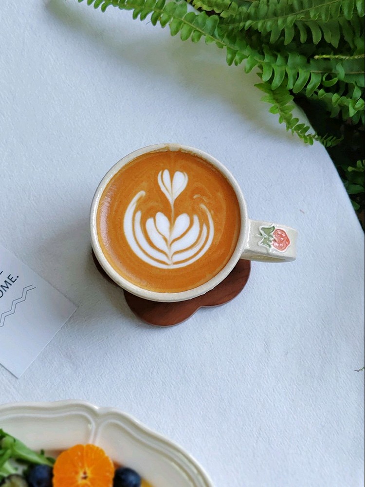 早餐𓎩𓌉𓇋 ‎：☆瑞士卷☆芒果🥭☆苦菊☆蓝莓🫐☆桔子🍊☆咖啡☕🍭周日上班给人周一的错觉，坚持一下快假期了图2
