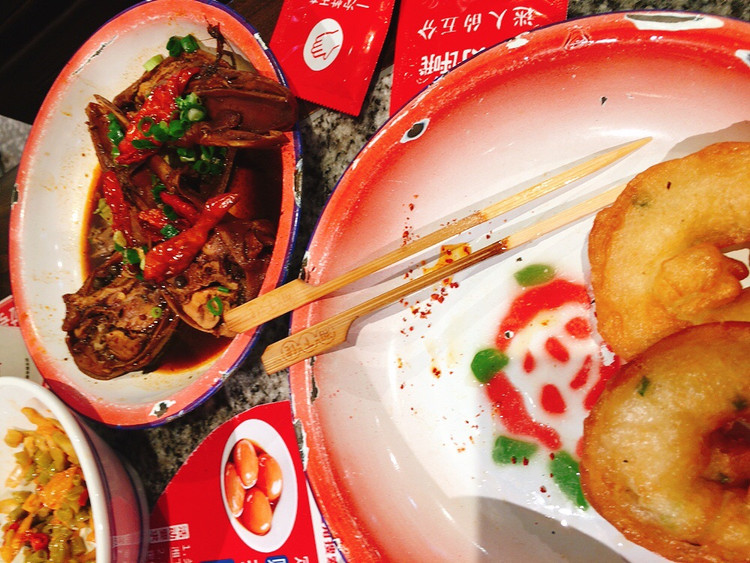 2021.11.26长沙小吃： 老长沙吃货铺臭豆腐➕鸭头 是真的好吃😋甜酒酿也好喝 .. 烤肠和油炸圈圈是真的很迷你..图4