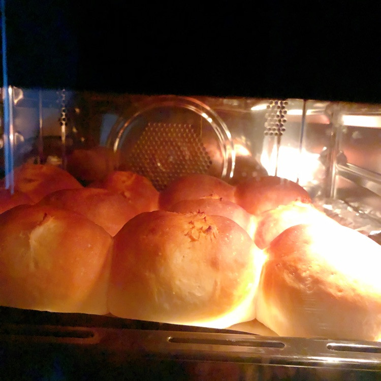 手工面包，蒸烤箱第一次用，温度高了有点糊啦图1
