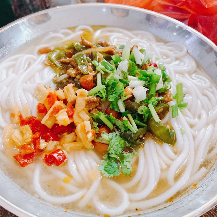 湘西美食的终极味道：一碗干挑鸭肉粉，一份飘香卤鸭翅图4