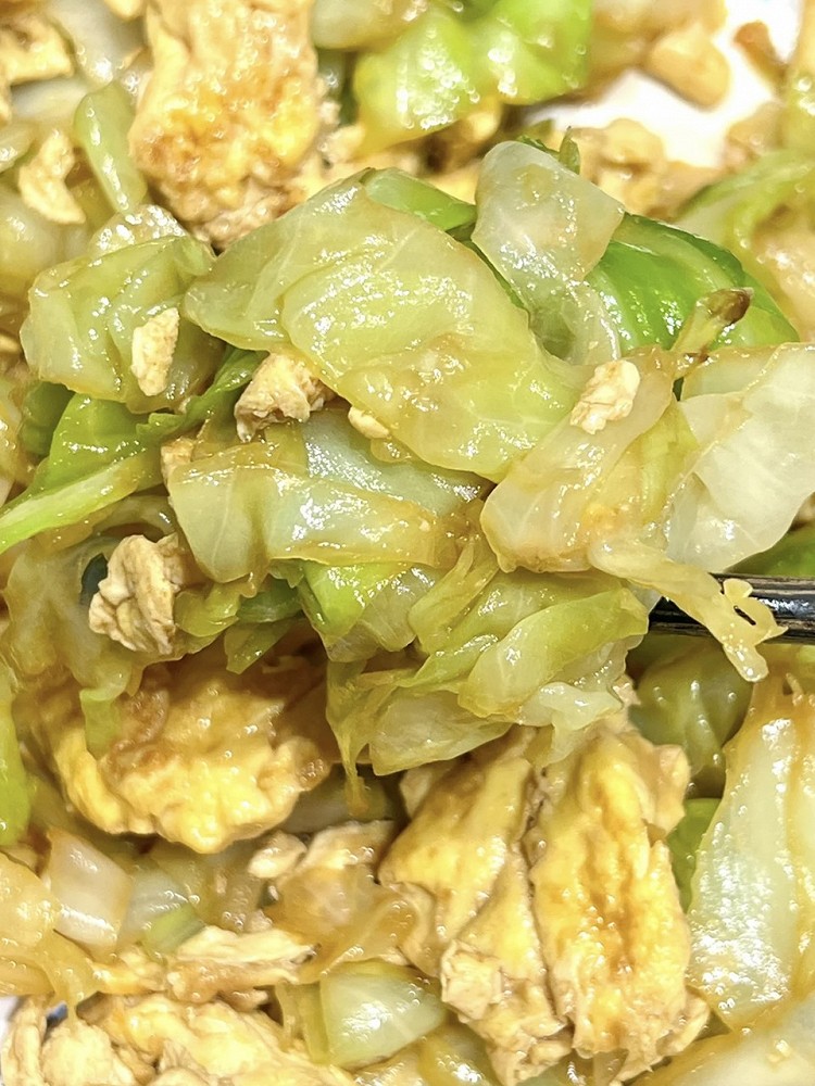 难以用语言形容的美味包菜炒蛋图5