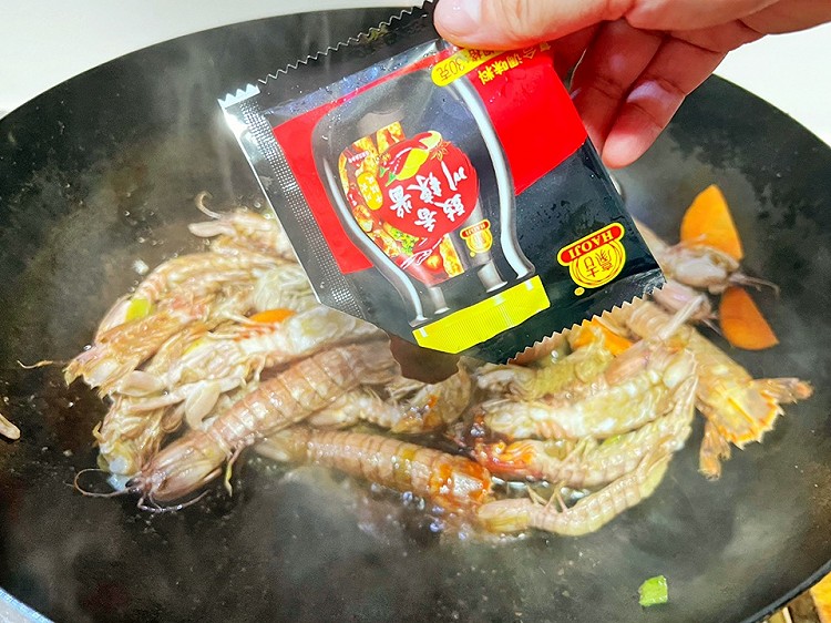 辣炒皮皮虾。图7