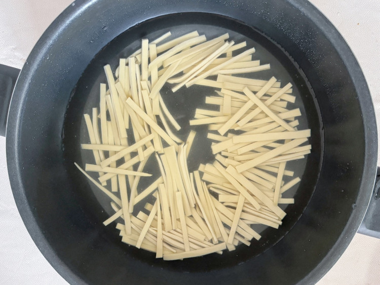 美味的快手菜炝拌凉皮图2