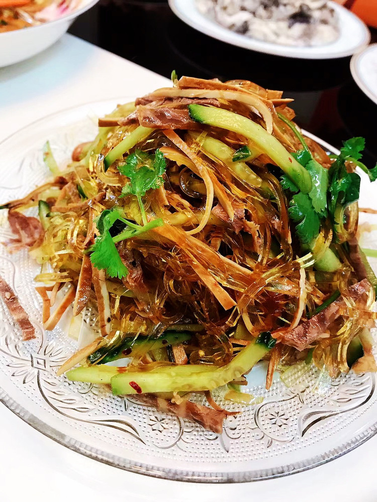 凉拌牛肉丝图1
