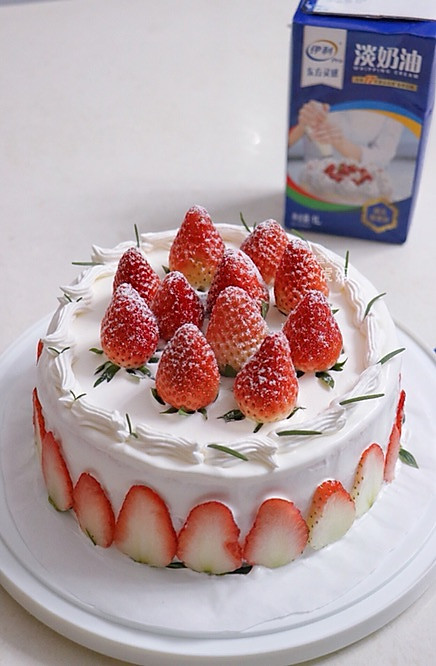 吃个草莓奶油蛋糕，新年“莓”心、“莓”肺、“莓”烦恼图1