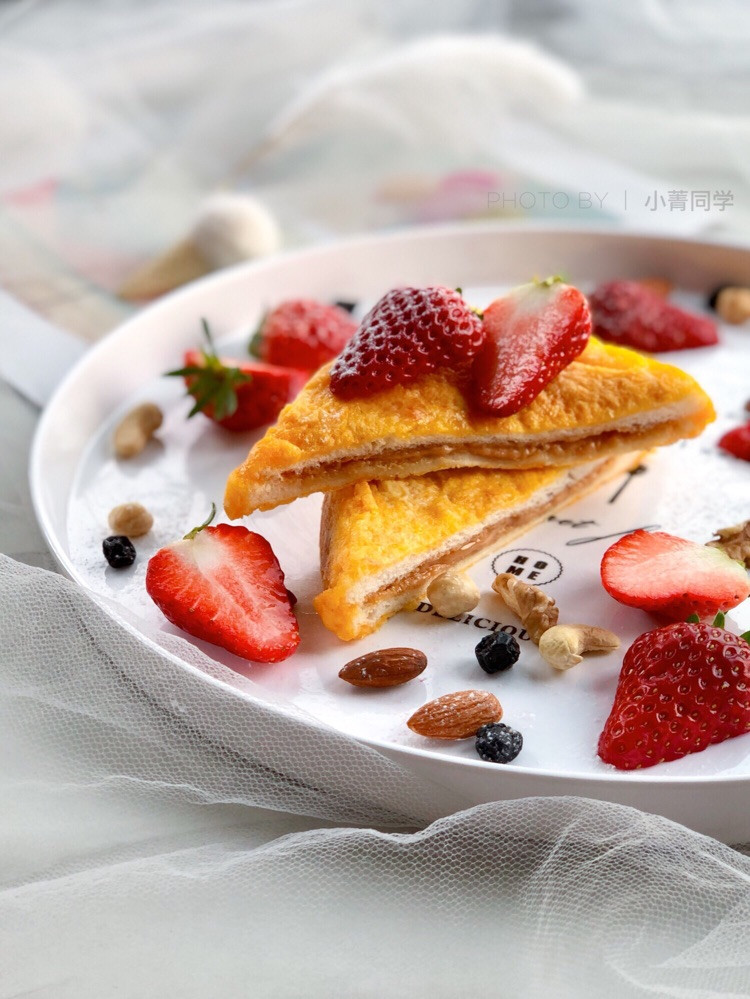 【1月12日】花生酱西多士+草莓+每日坚果+牛奶🍓周末愉快🍓#小菁的早餐#图4