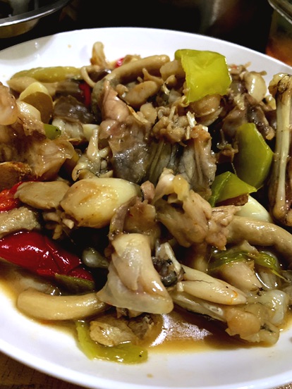 辣炒田鸡，牡蛎鱼泡豆腐汤图1