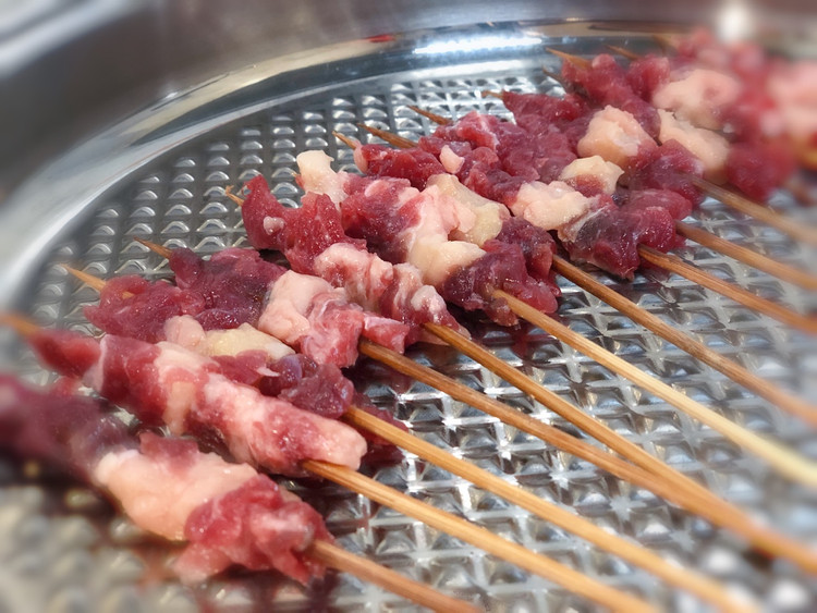 烤个小肉串😋图3