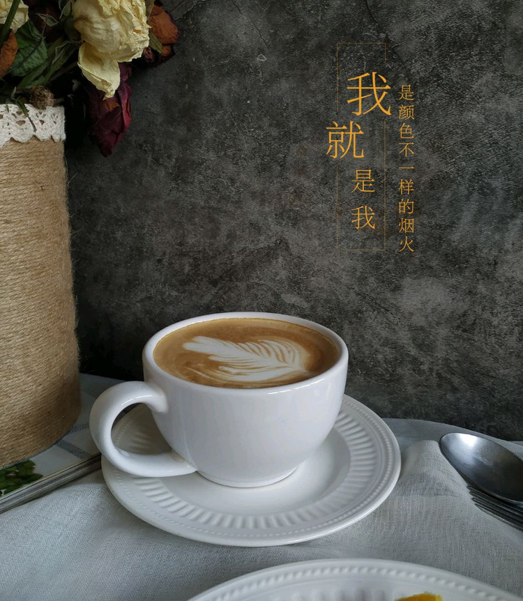   🌸 一场关于咖啡☕️ 的早餐。🌸 三人食早餐：抹茶味蛋糕卷（蛋糕胚凉的时间长了，裂开了），不过味道好极了。草莓桑椹橙子，虾仁蒸蛋羹，清炒西葫芦丝，煎鹌鹑蛋，豆浆咖啡，周末愉快🌹 🌹 🌹图4