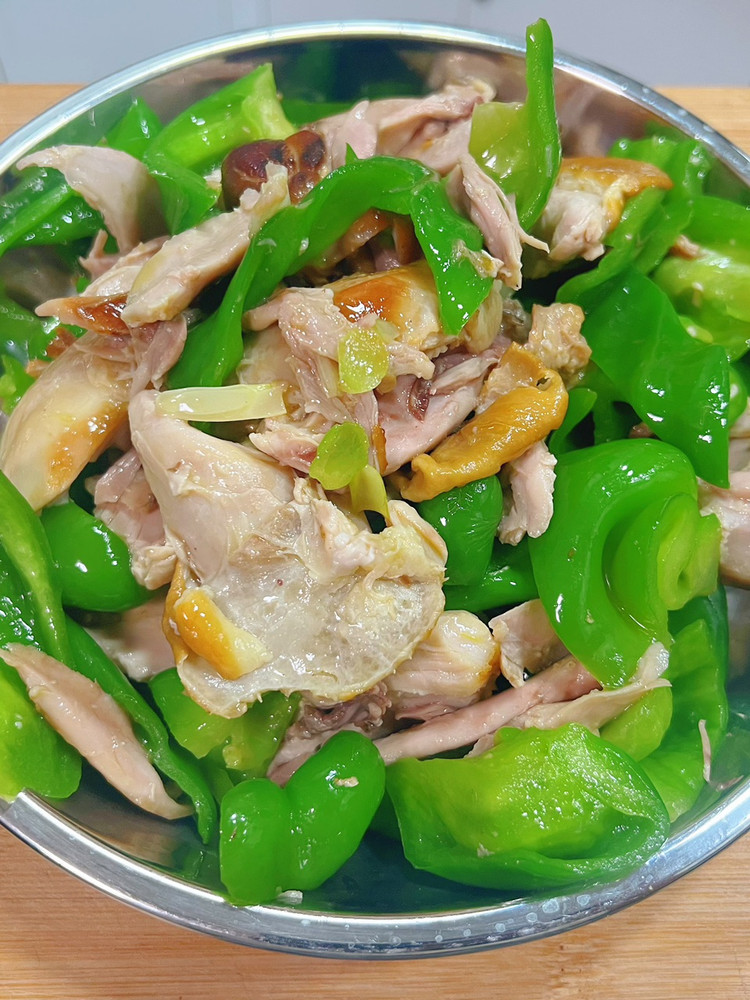 麻椒炒鸡肉图1