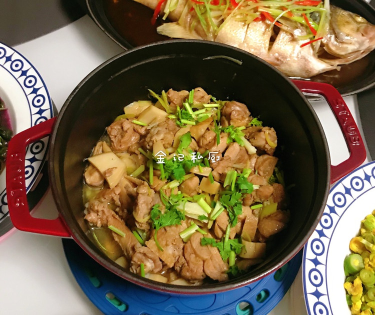 今日晚餐：铁锅焗河鲈、铁锅炖鸭腿杏鲍菇，嫩笋炒鸡蛋，苦瓜牛肉图3