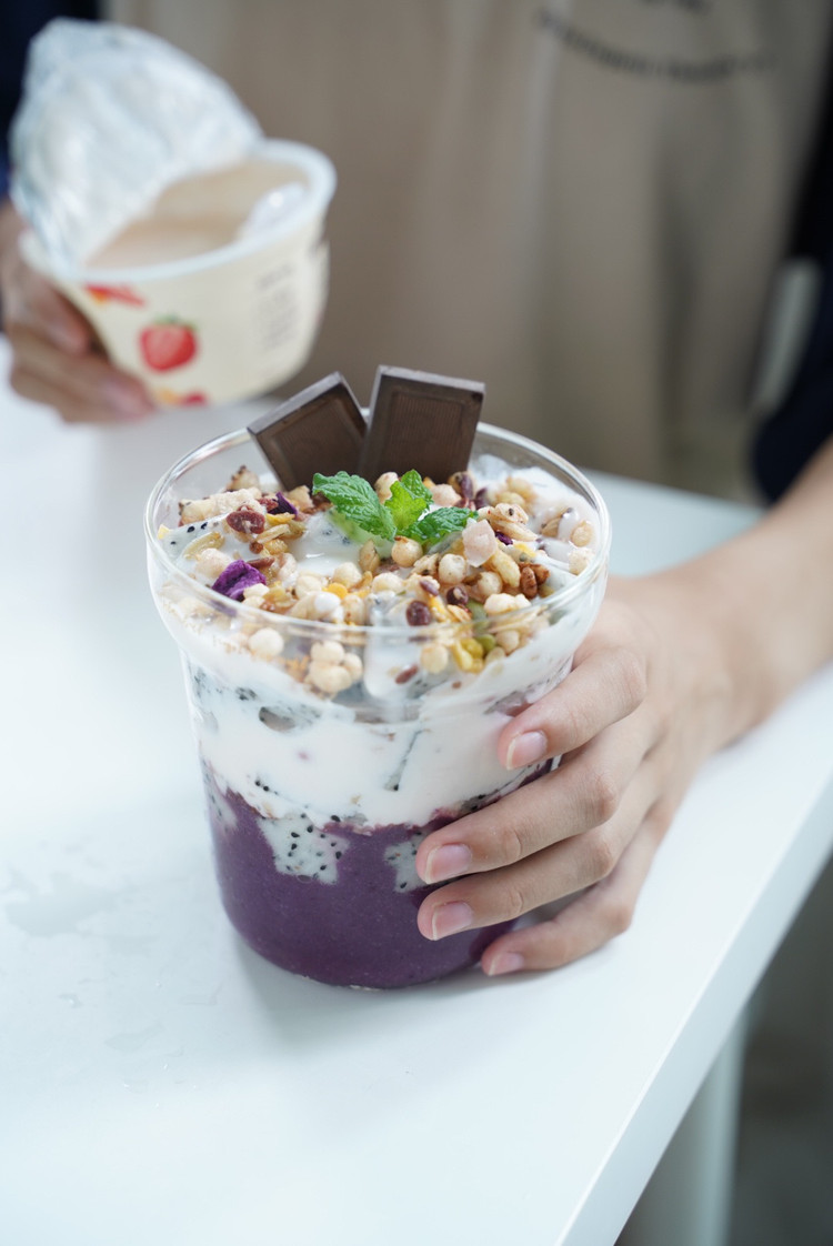 十分钟健康早餐｜紫甘蓝果蔬酸奶麦片杯图3