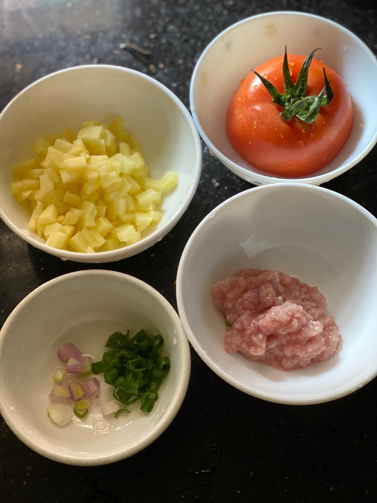 土豆西红柿肉沫焖饭（15个月）图1