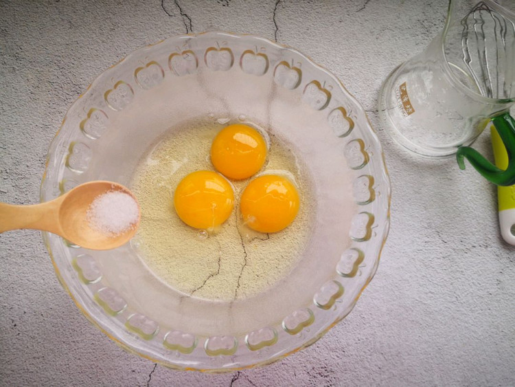 蒸蛋，一道最最普通的家常菜，可以做快手营养早餐，也可以给宝宝们做辅食图8