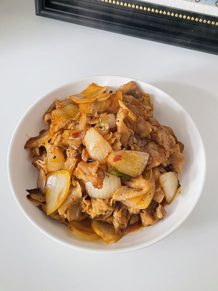 下酒菜~洋葱炒肥牛。图2
