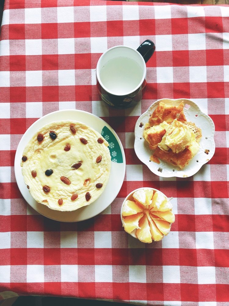 #全家早餐#牛奶🥛香蕉干酪厚蛋烧🍌蒸蛋糕甜橙🍊最近需要好好调节🐾图3