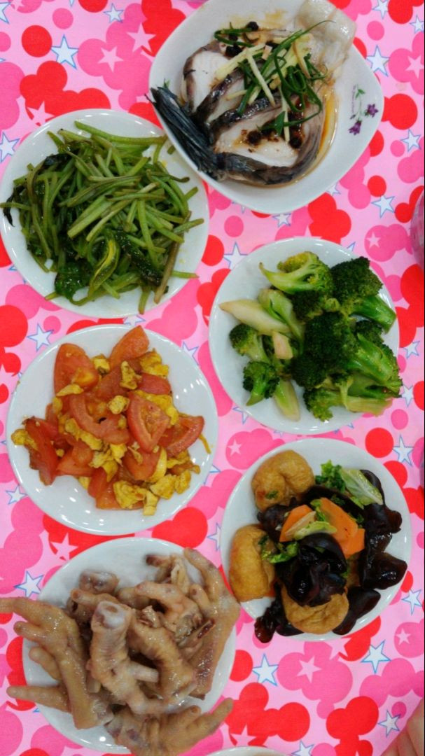 夏日小食  主食为山芋、山药、玉米、兰瓜，荤菜多为糟味，青鱼图4