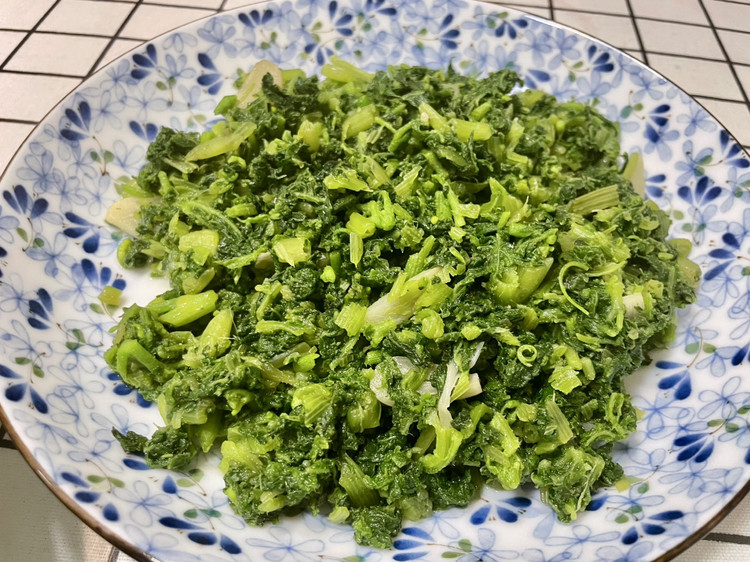 清对生活的热爱都在碗里生活再忙也要好好吃饭😀人间即风味美食即相遇三观很重要三餐更重要👏享受美食享受人间烟火厨娘提醒你们，记得准时吃饭哦！炒南瓜头、丝瓜豆芽、清蒸毛豆、酱油河虾主食玉米和南瓜🎃图3