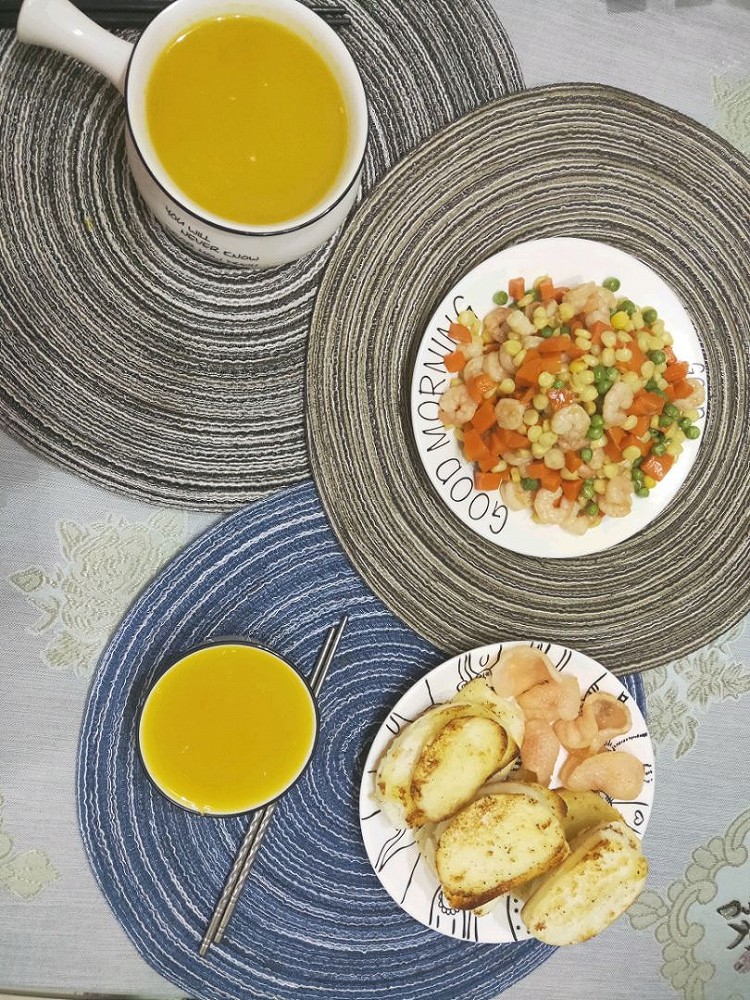 南瓜藜麦小米粥➕虾仁豌豆🥕➕馍片虾片图1