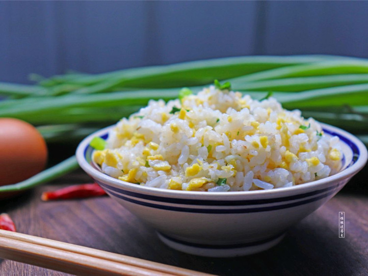 吃了多年的蛋炒饭，原来要这样炒才好吃，关键在这一步图4