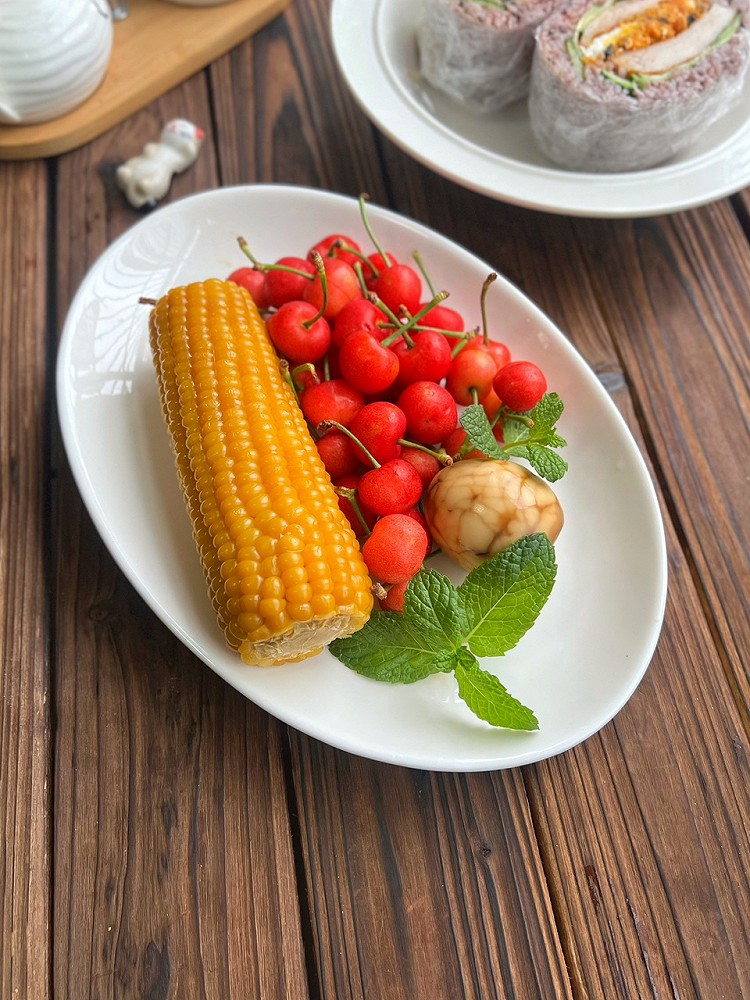 🌾紫米饭团🌾紫菜蛋花汤🌾🌽🍒🌾茶叶蛋不管做什么都不要急于回报，因为播种和收获不在同一个季节，中间隔着的一段时间，我们叫它为坚持✊图2