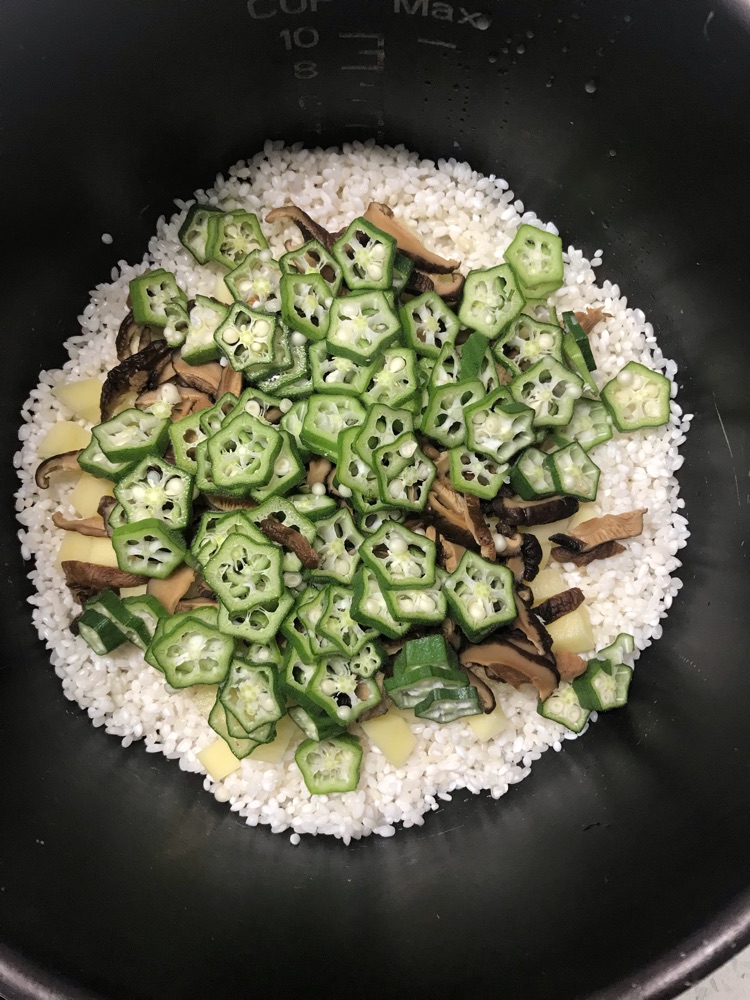 秋葵电锅菜饭～三伏素食（菜谱已上传主页）图3