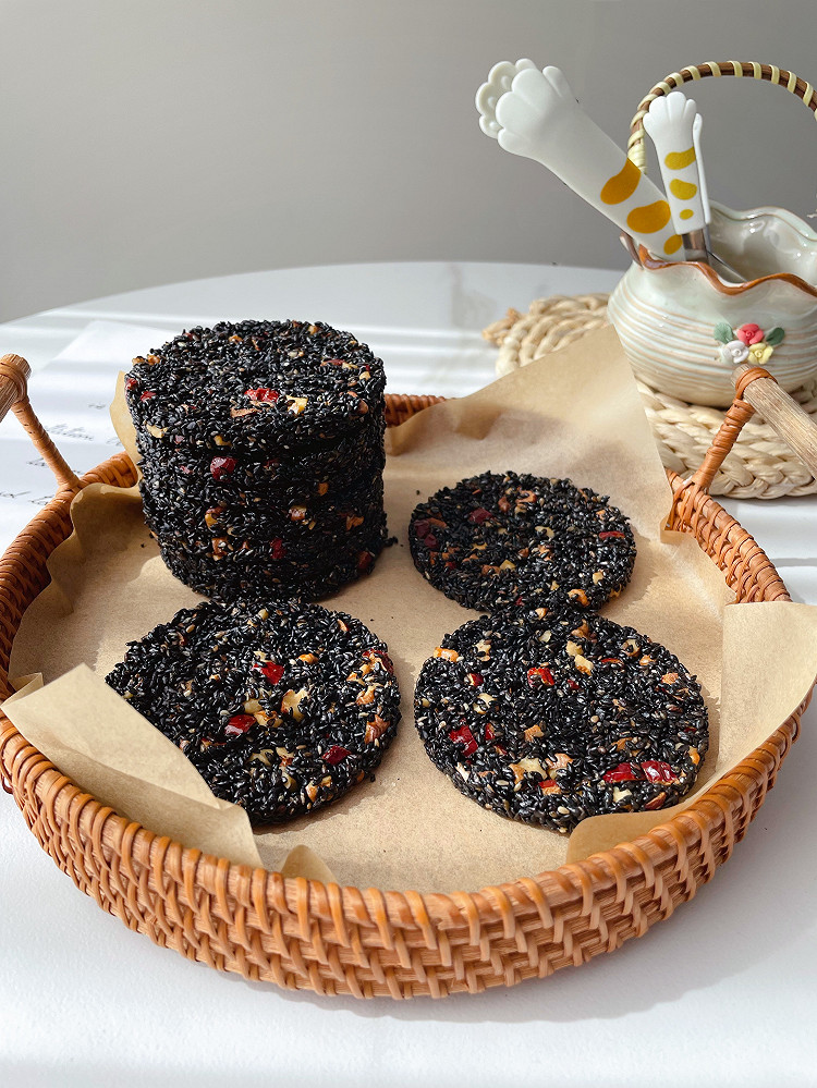 只需两步‼️黑发养颜、巨香脆｜红枣核桃芝麻饼图2