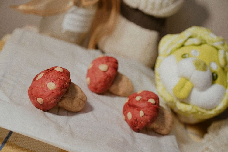 🍄🍄🍄
红伞伞，白杆杆，吃完一起躺棺棺。图4