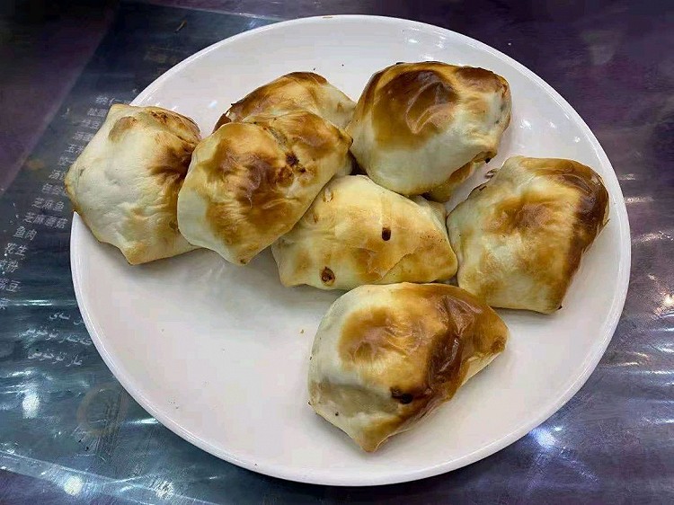 新疆风味餐厅特色菜——馕坑红柳羊肉串图3