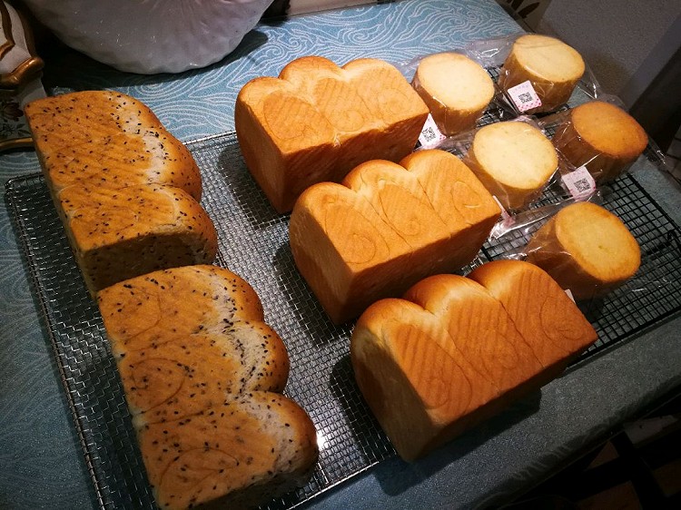 黑芝麻吐司做的三明治+我老公给我买的儿童乐饼干图3