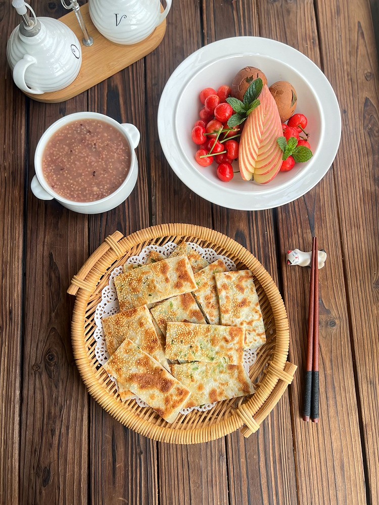 🌾葱油饼🌾茶叶蛋🌾红枣红豆粥🌾🍎🍒图1