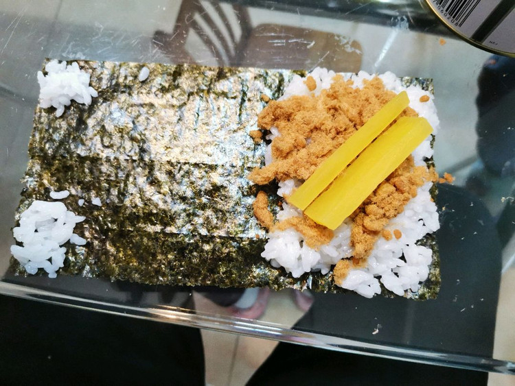 小朋友自己做的肉松手卷图2