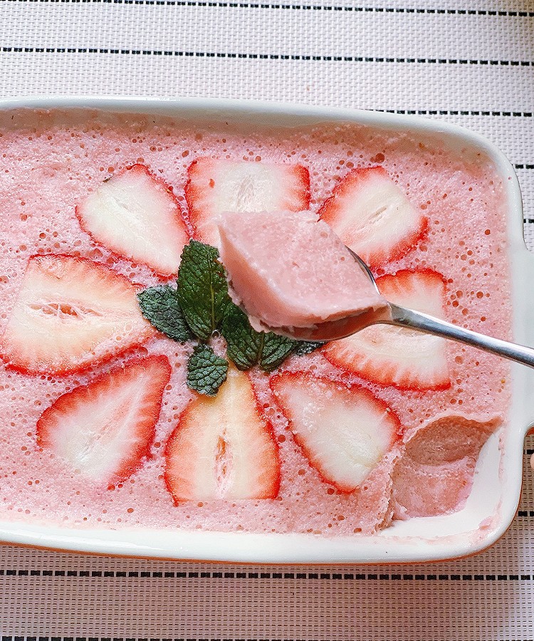 新鲜草莓酱做的草莓冰淇淋🍓图2