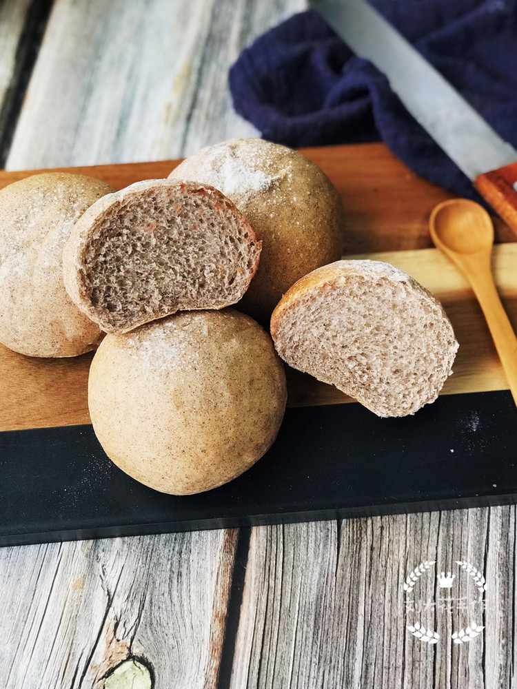 低油低糖的配方加上使用了褐麦粉代替高筋粉的确让这款面包健康不少图2