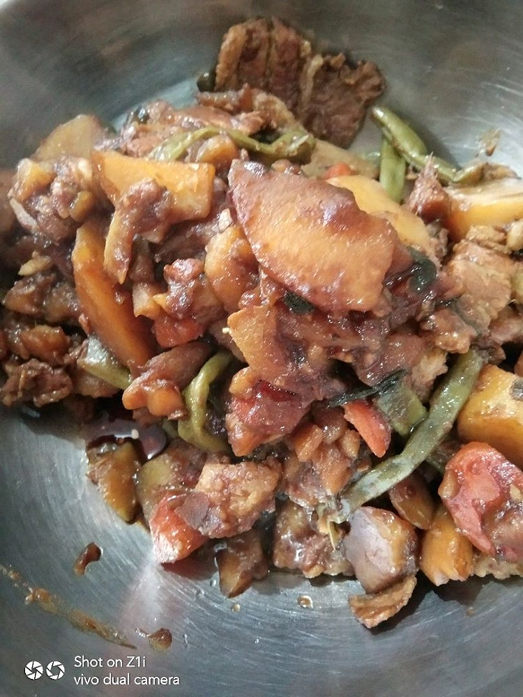 五花肉炖土豆图3