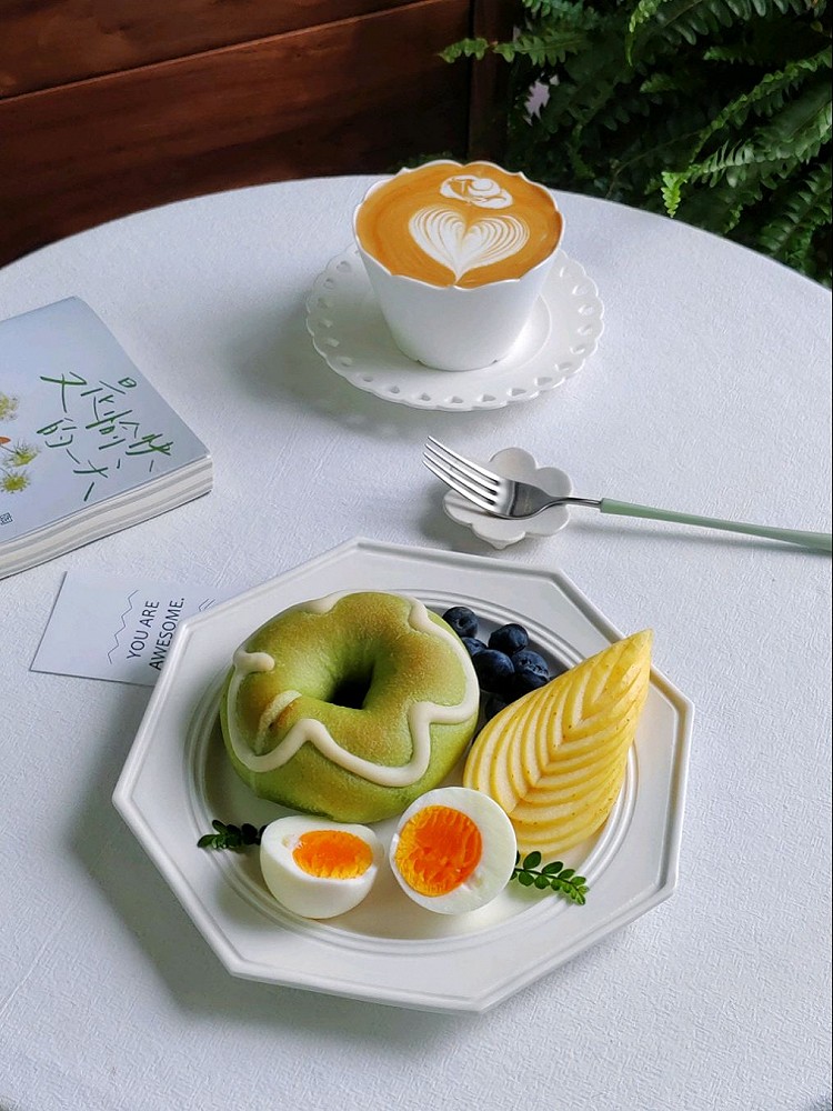 早餐𓎩𓌉𓇋 ‎：☆开心果贝果🥯☆水煮蛋🥚☆苹果🍎☆蓝莓☆咖啡☕🌿今天是用新盘子的快乐图1