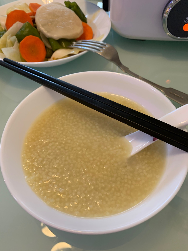 鸡蛋小汉堡做得很成功，松软极了，秘诀是面糊里放酵母和泡打粉和一点点盐静置20分钟图4