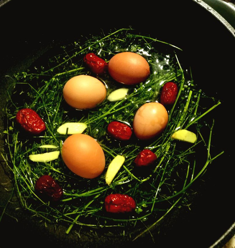 农历三月三，荠菜煮土鸡蛋，不头疼，生活要有仪式感～～图1