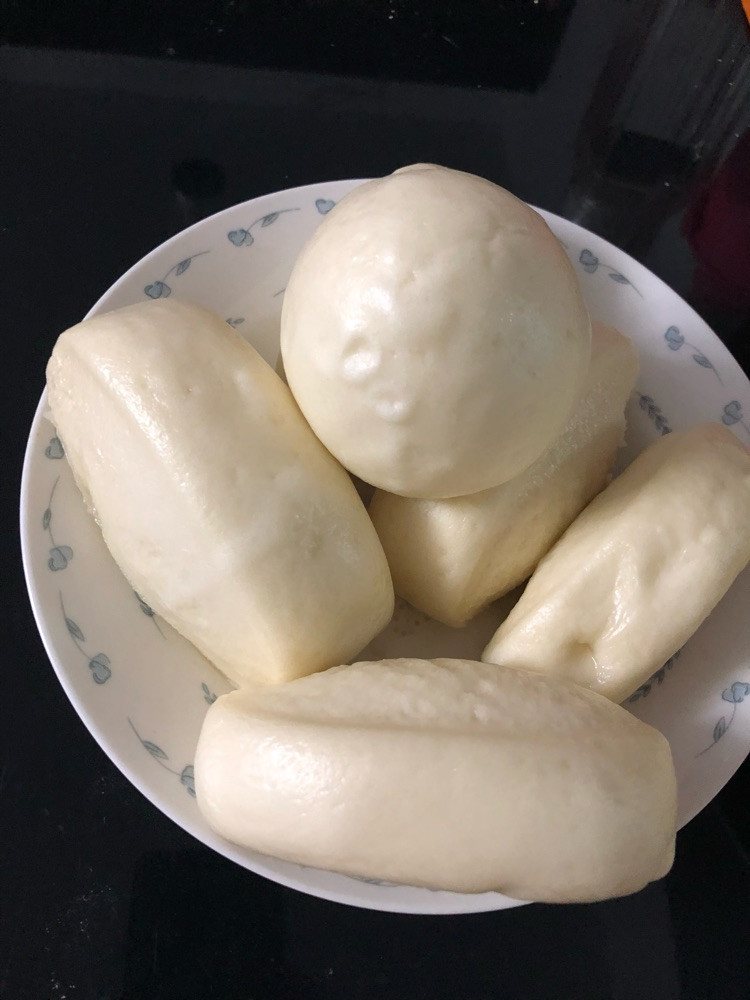 要想馒头劲道光滑，一要面好，二要面和硬，三要揉够劲图2