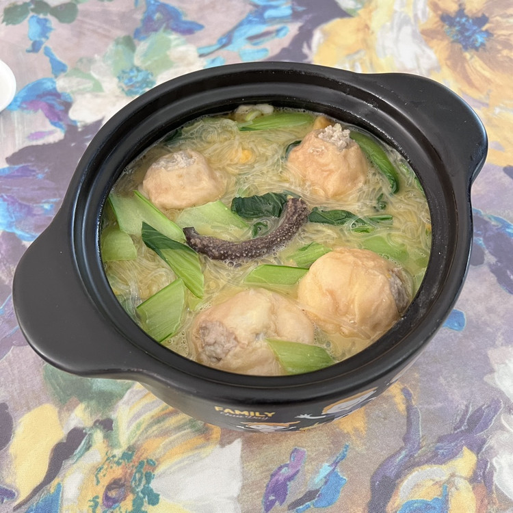 红枣杂粮饭、炸鸡腿🍗、油面筋塞肉海参油菜汤🥣图4