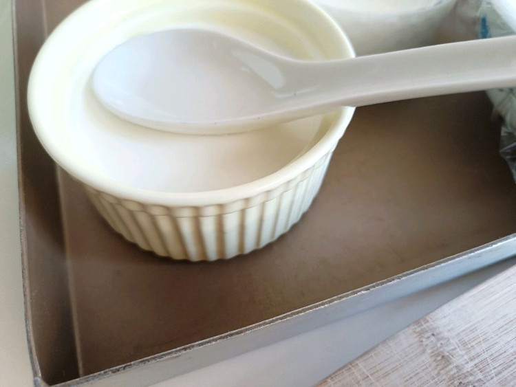 家里没有烤箱没有发酵箱没有酸奶机又想来份自制酸奶怎么办？看我来揭秘做过N次的窗台酸奶！步骤超级简单，请看最新食谱👇🏻图3