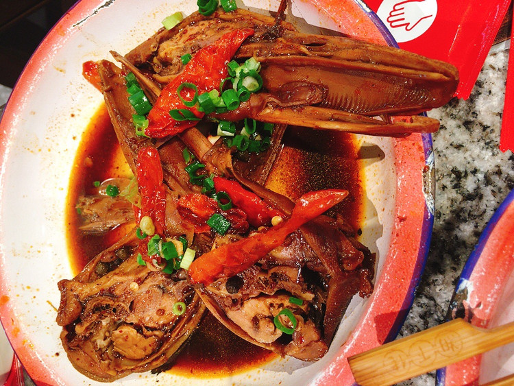 2021.11.26长沙小吃： 老长沙吃货铺臭豆腐➕鸭头 是真的好吃😋甜酒酿也好喝 .. 烤肠和油炸圈圈是真的很迷你..图3